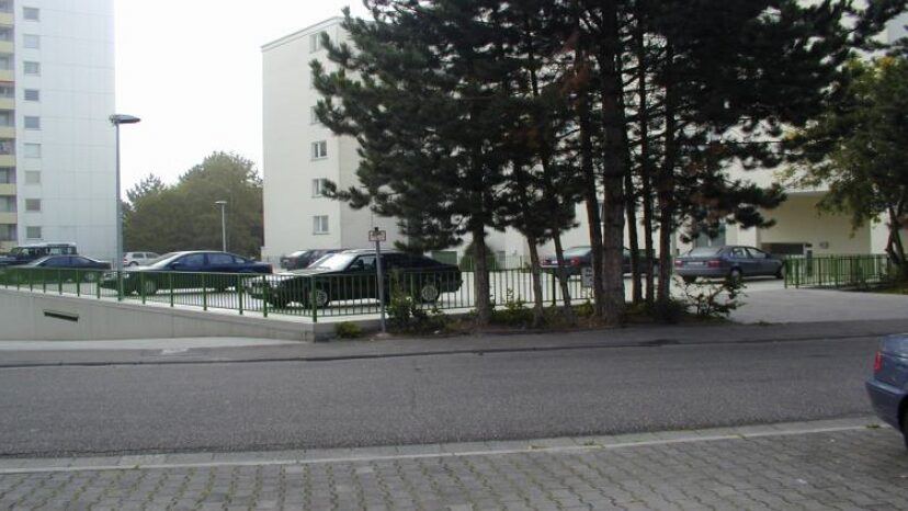 Parkdecks einer Wohnanlage in Oberursel