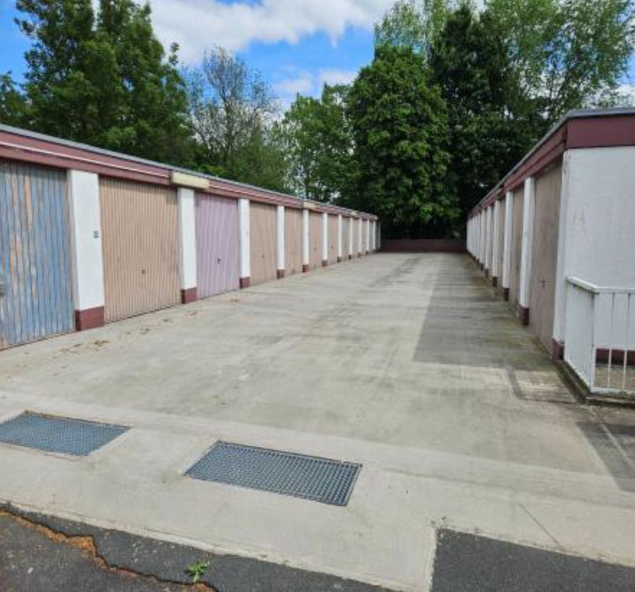 Garagenhof mit Parkdecks am Dorffelderweg in Bad Vilbel