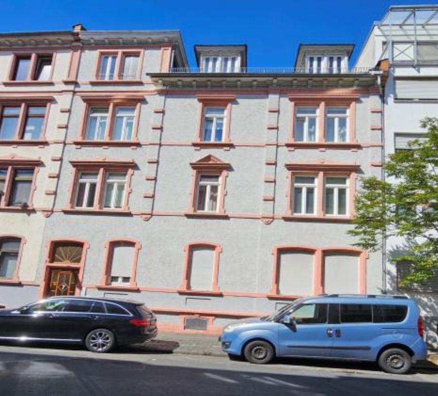 Gründerzeitfassade eines Wohnhauses in der Landgrafenstraße in Offenbach